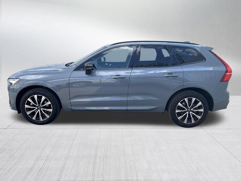 Used 2023 Volvo XC60 B5 Plus AWD/4WD image 4