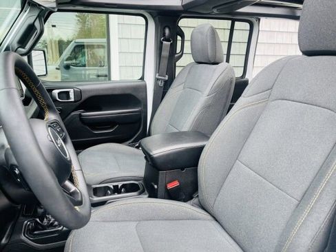 Used 2024 Jeep Wrangler Unlimited Sport AWD/4WD image 9