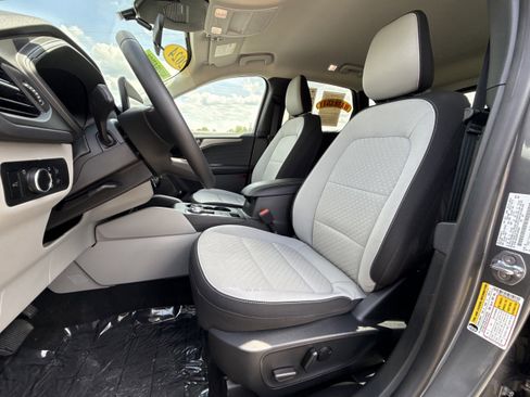 Used 2024 Ford Escape Active w/ Tech Pack #1 AWD/4WD image 9