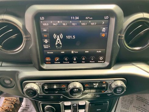 Used 2023 Jeep Gladiator Overland AWD/4WD image 20