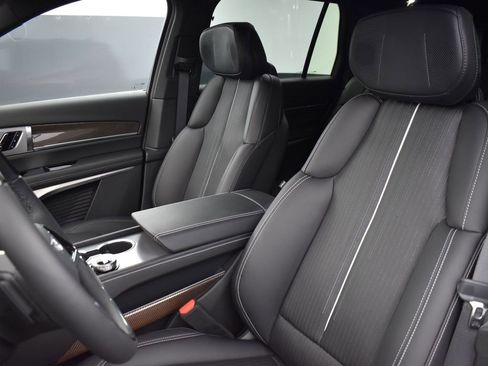 New 2026 Cadillac Vistiq Sport w/ LPO, Floor Liner Package image 9