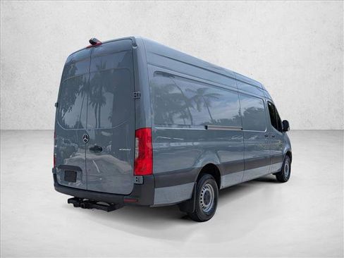 Used 2023 Mercedes-Benz Sprinter 2500 w/ Acoustic Package image 5