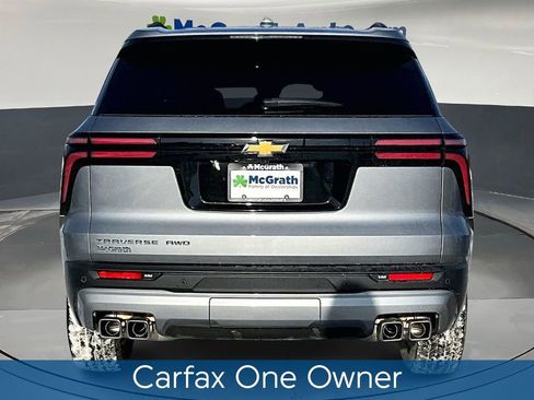 Used 2025 Chevrolet Traverse LT image 6