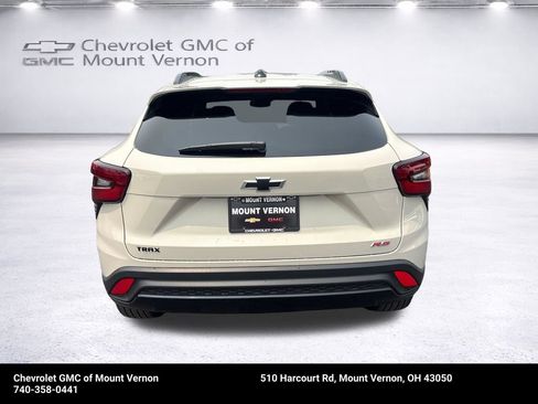 New 2026 Chevrolet Trax RS FWD image 4