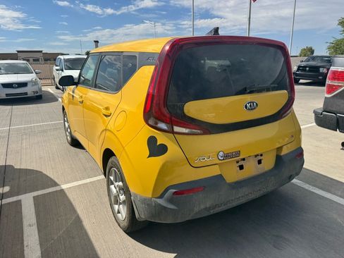 Used 2020 Kia Soul S FWD image 3