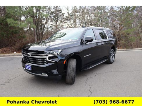 Used 2022 Chevrolet Suburban LT image 3