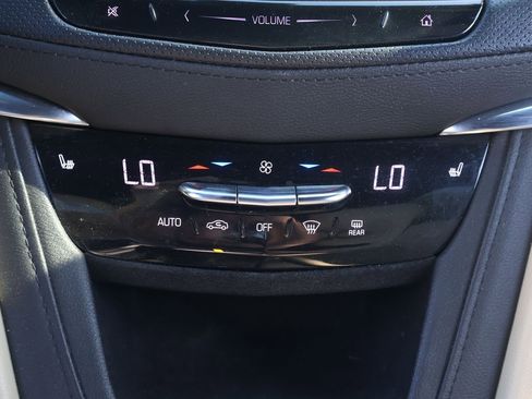 Used 2019 Cadillac XT5 Luxury w/ Advanced Security Package AWD/4WD image 26