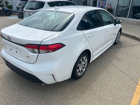 Used 2024 Toyota Corolla LE FWD image 2