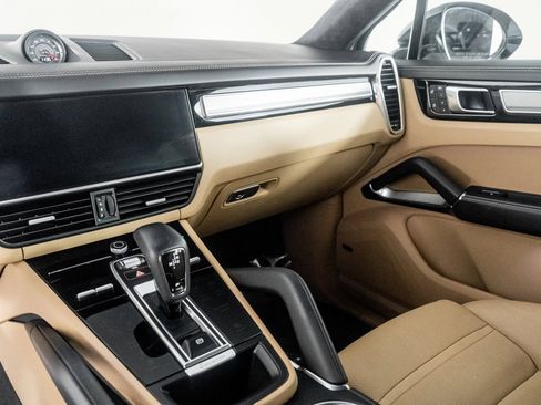 Used 2023 Porsche Cayenne Turbo w/ Premium Package Plus (PI3) image 47