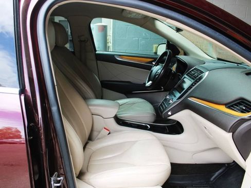 Used 2019 Lincoln MKC Select w/ Select Plus Package FWD image 13