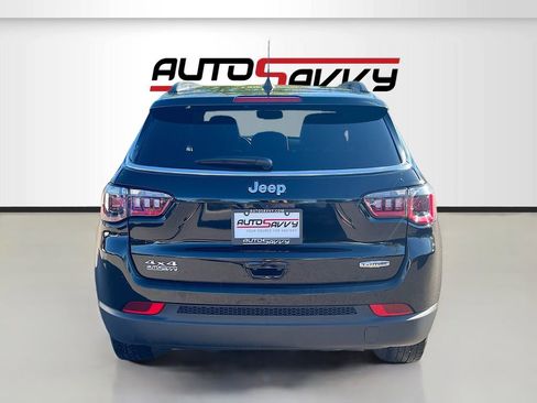 Used 2025 Jeep Compass Latitude w/ Sun & Sound Group image 6
