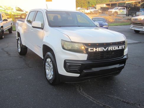 Used 2022 Chevrolet Colorado LT RWD image 4