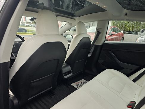 Used 2022 Tesla Model 3 image 7