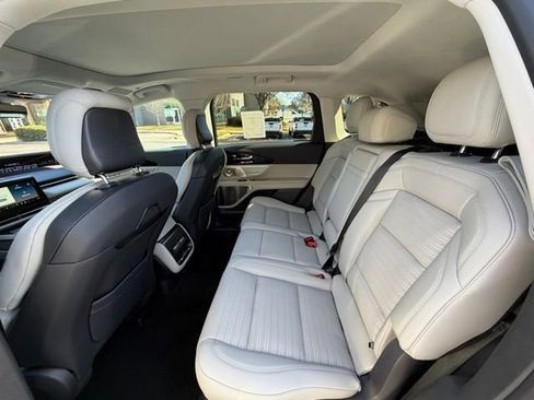 New 2026 Lincoln Nautilus Reserve AWD/4WD image 13