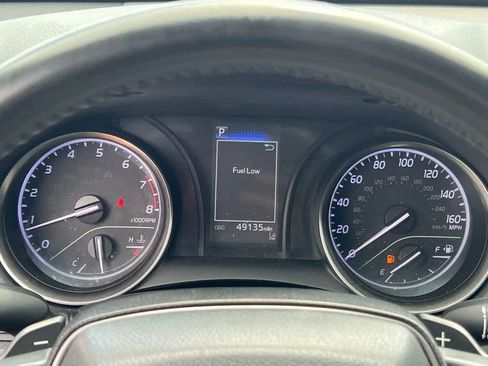 Used 2022 Toyota Camry SE FWD image 27