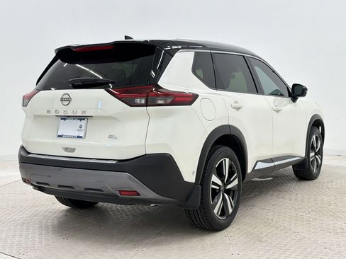 Used 2023 Nissan Rogue SL w/ SL Premium Package FWD image 9