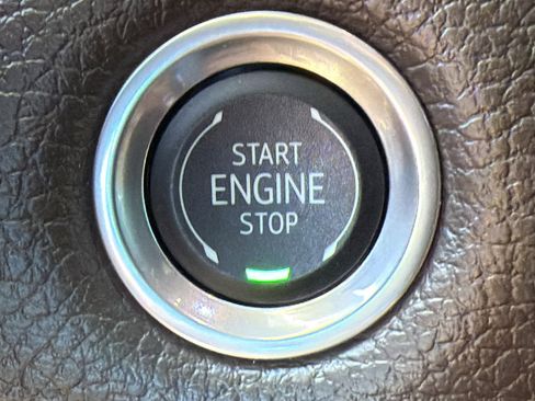 Certified 2024 GMC Yukon Denali image 17