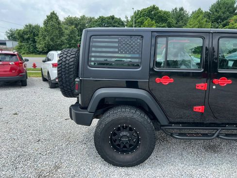 Used 2018 Jeep Wrangler Unlimited Sport w/ Connectivity Group AWD/4WD image 7