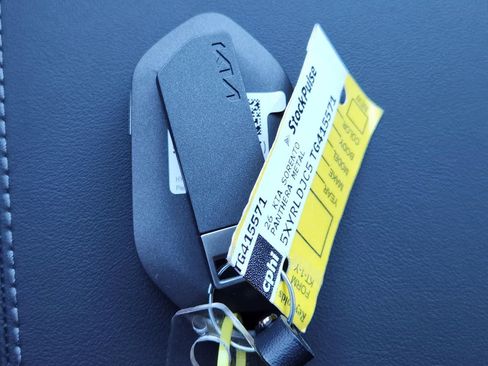 New 2026 Kia Sorento S image 29