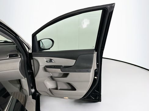 Used 2016 Honda Odyssey Touring Elite image 34