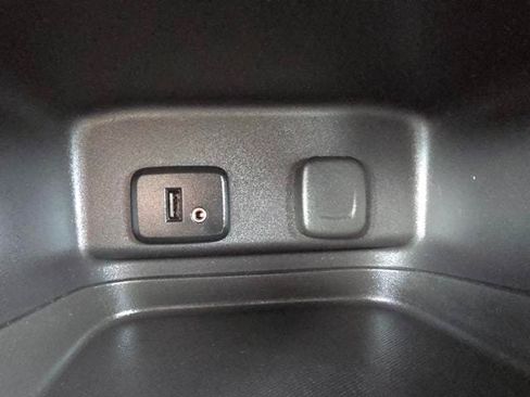 Used 2018 Chevrolet Equinox LT AWD/4WD image 24