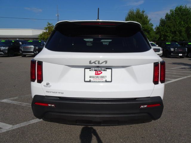 Used 2023 Kia Sorento LX FWD image 5