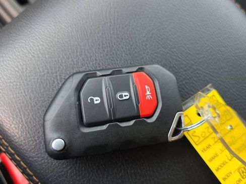 Used 2022 Jeep Wrangler Unlimited Sahara image 28