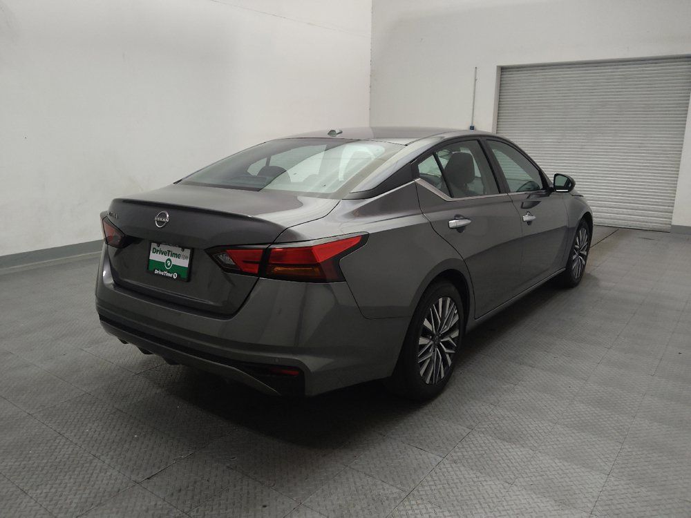 Used 2025 Nissan Altima 2.5 SV FWD image 9