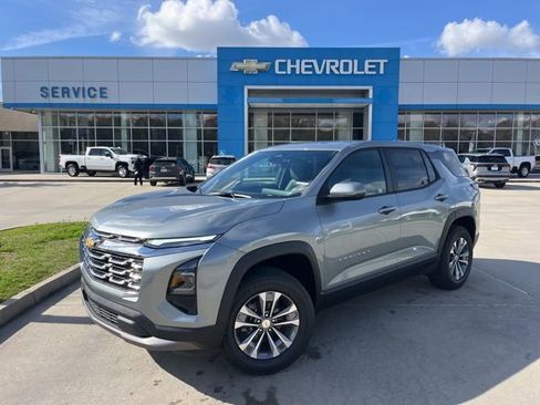 New 2026 Chevrolet Equinox LT image 2