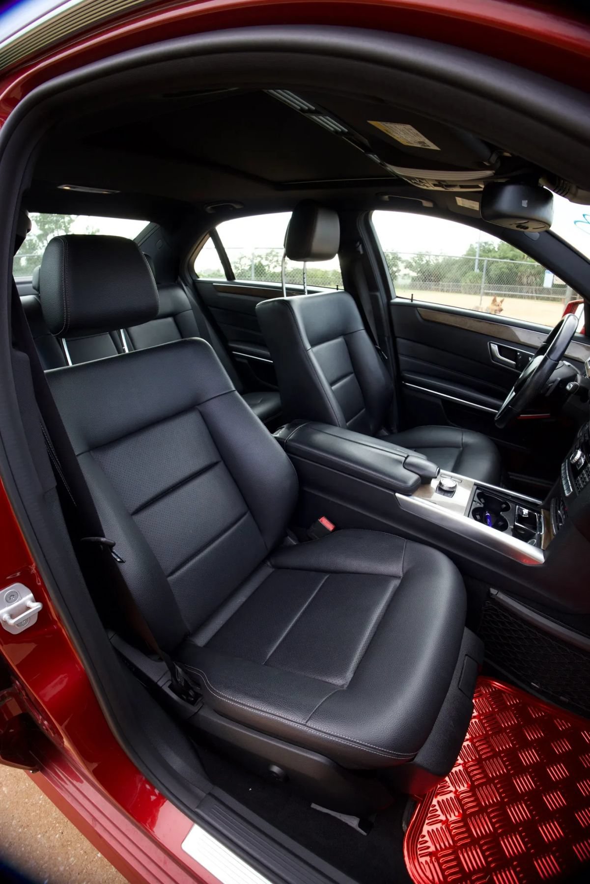 Used 2014 Mercedes-Benz E 350 4MATIC Sedan image 16