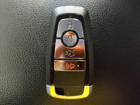 Used 2018 Ford Fusion SE w/ Fusion SE Technology Package image 32