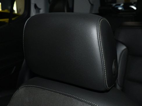 Used 2019 GMC Acadia SLT FWD image 9