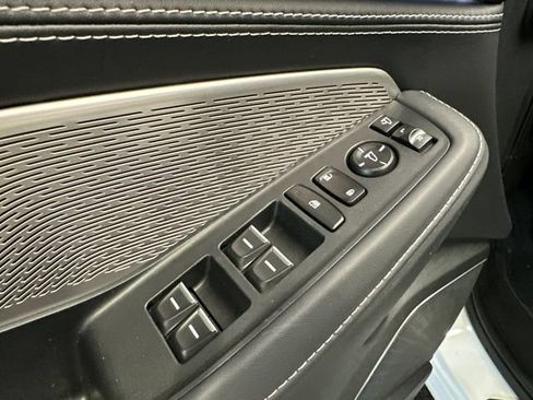Used 2023 Acura MDX SH-AWD w/ Advance Package image 13