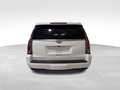 Used 2017 Cadillac Escalade ESV Luxury image 7