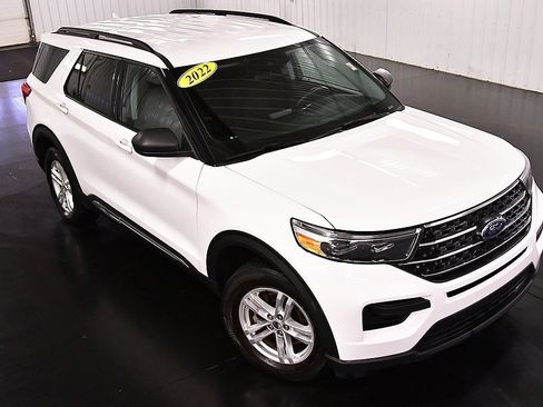 Used 2022 Ford Explorer XLT image 13