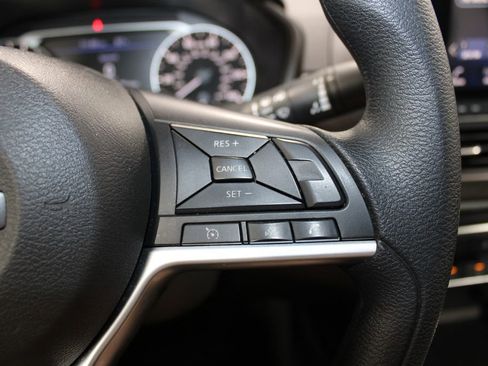 Used 2024 Nissan Altima 2.5 SV image 35