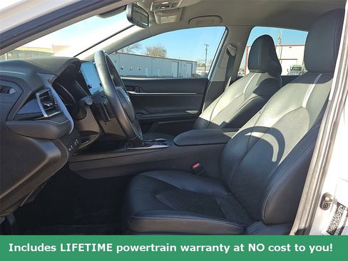 Used 2022 Toyota Camry XSE image 15