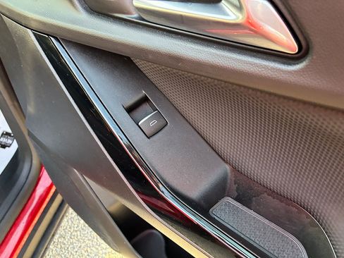 Used 2025 Chevrolet Equinox RS w/ Safety and Technology Package FWD image 28