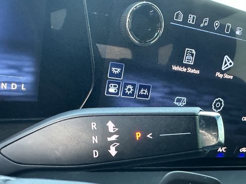 Certified 2025 Chevrolet Traverse LT image 27