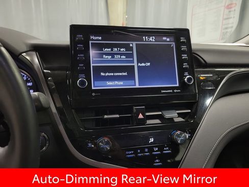 Used 2023 Toyota Camry SE w/ Cold Weather Package FWD image 14