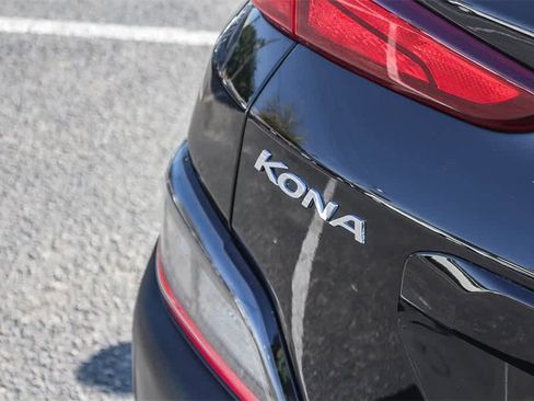 Certified 2023 Hyundai Kona SEL image 9
