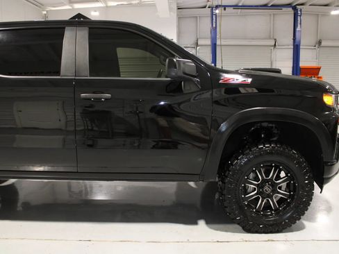 Used 2020 Chevrolet Silverado 1500 W/T w/ WT Value Package AWD/4WD image 5