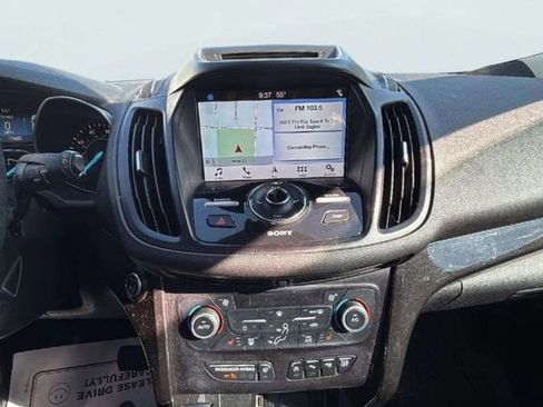 Used 2018 Ford Escape Titanium image 11