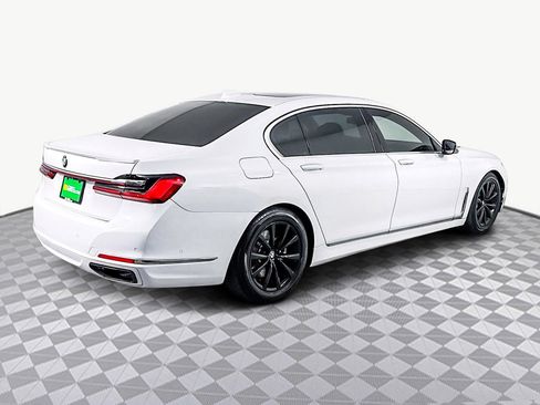 Used 2021 BMW 740i image 10