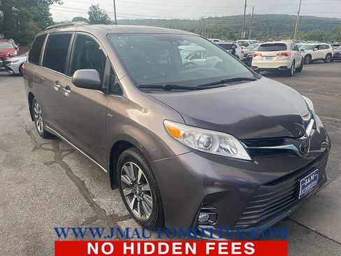 Used 2019 Toyota Sienna XLE w/ XLE Navigation Package AWD/4WD image 7