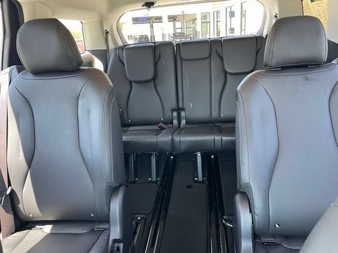 Certified 2025 Kia Carnival FWD image 23