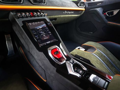 Used 2024 Lamborghini Huracan Sterrato AWD/4WD image 48