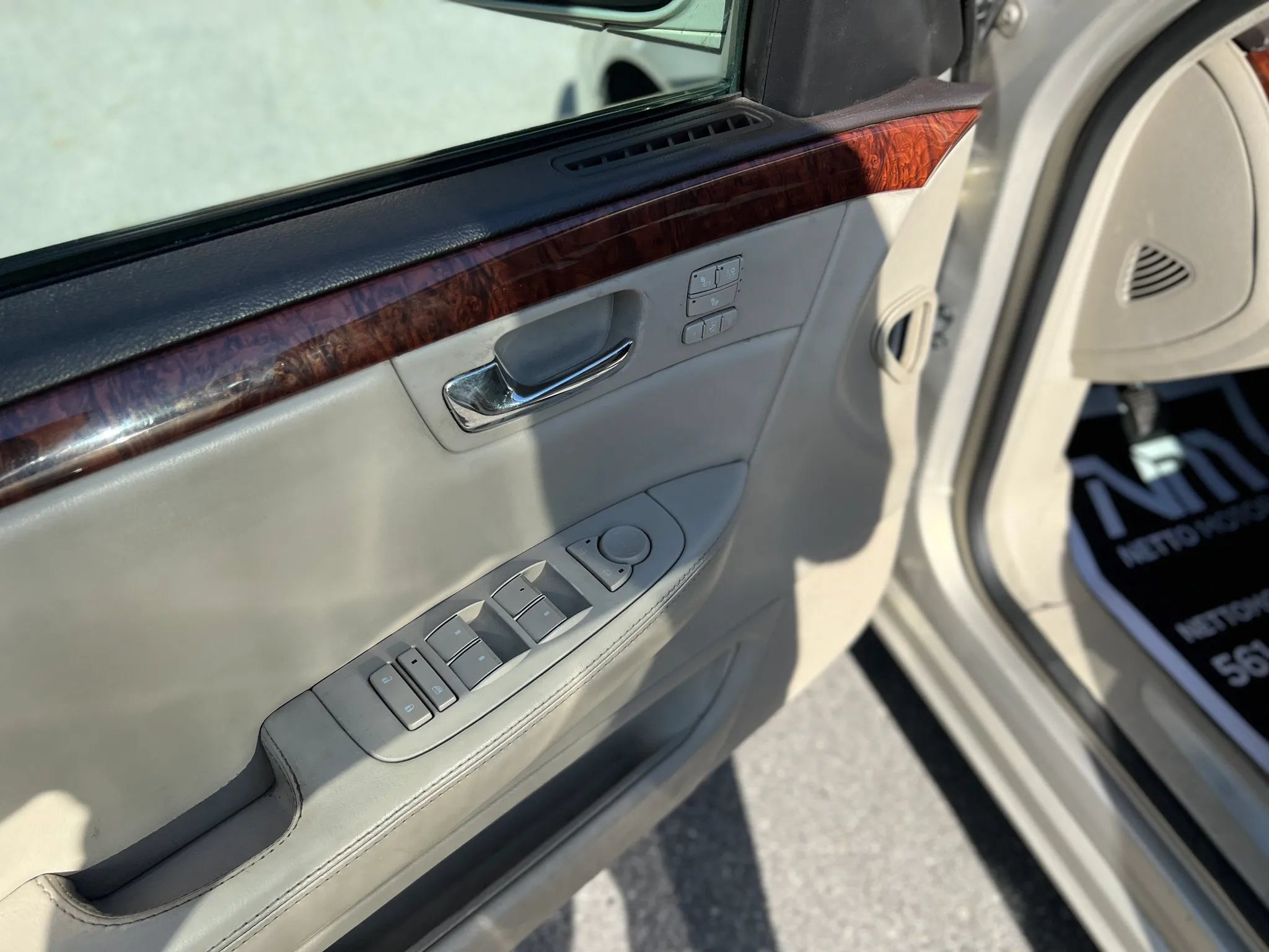 Used 2007 Cadillac DTS Luxury I FWD image 10
