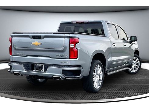 Used 2024 Chevrolet Silverado 1500 High Country w/ High Country Premium Package AWD/4WD image 14