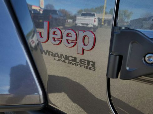 Used 2021 Jeep Wrangler Unlimited Rubicon w/ Xtreme Recon 35" Tire Package image 30